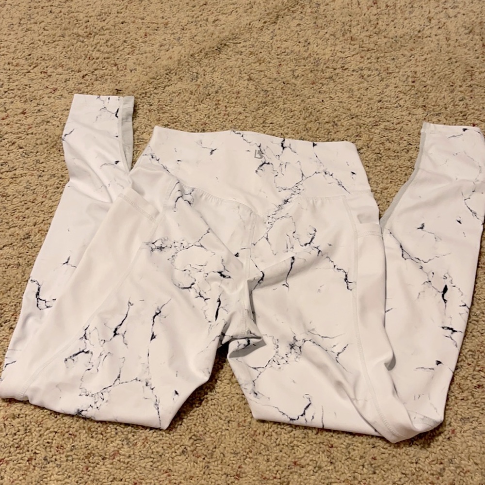 Buff bunny marble leggings
